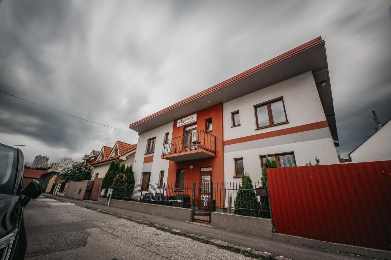 City Penzion Hotel Кошице Екстериор снимка